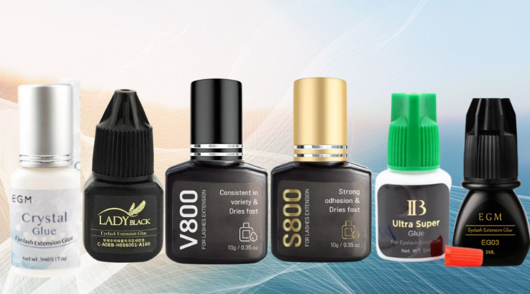 imagen de diferentes adhesivos para extensiones de pestañas.